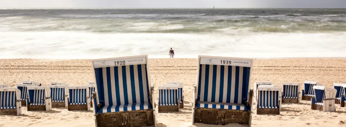 Strand Norden Strandkorb Urlaub Kontrast
